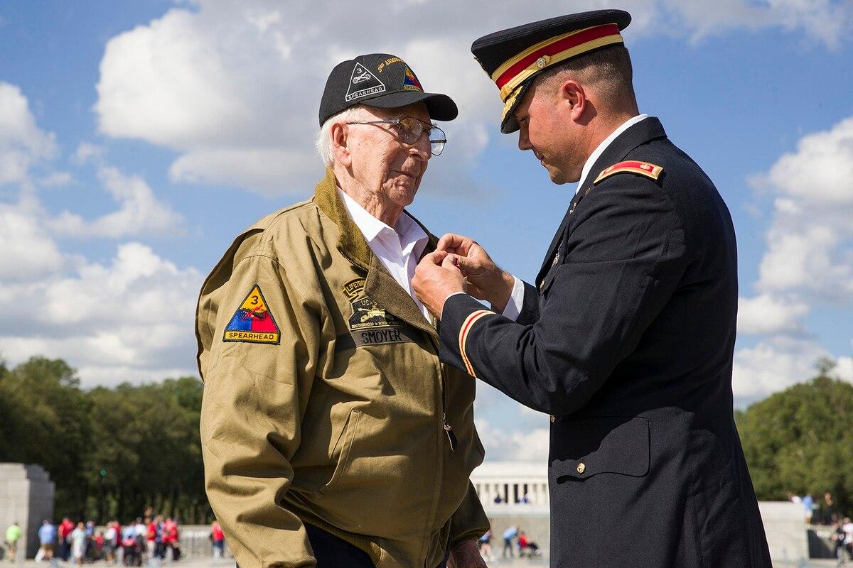  The Hero of Cologne receives his Bronze Star 75 years late
