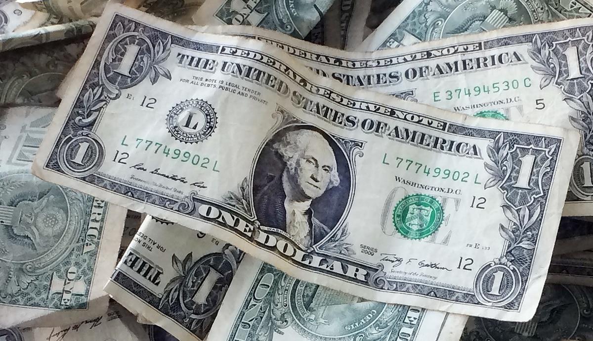 Troops would see a 2.7 percent pay increase in January under a proposal advanced by the Senate Armed Services Committee on Tuesday. (Mark Lennihan/AP) 2.7 percent raise for troops, DoD civilians next year gains momentum